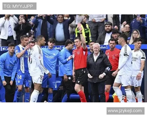 足球明星们纷纷抵达卡塔尔为世界杯热身备战引发球迷热议